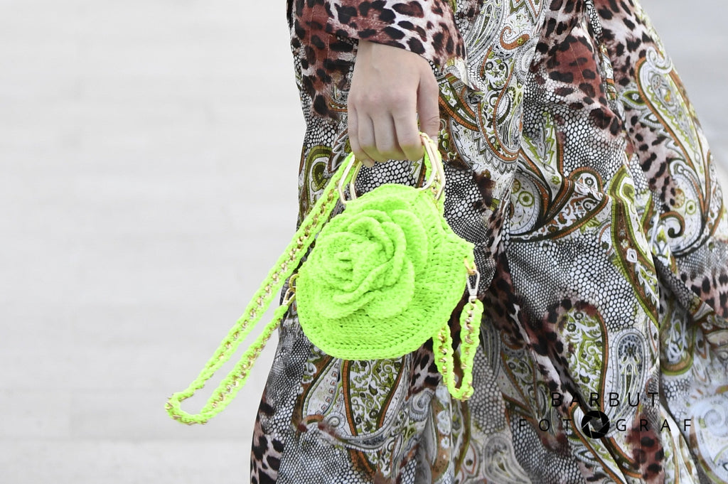 Rosa Petita - Bolso de ganchillo con forma de flor – hecho a mano con encanto artesanal