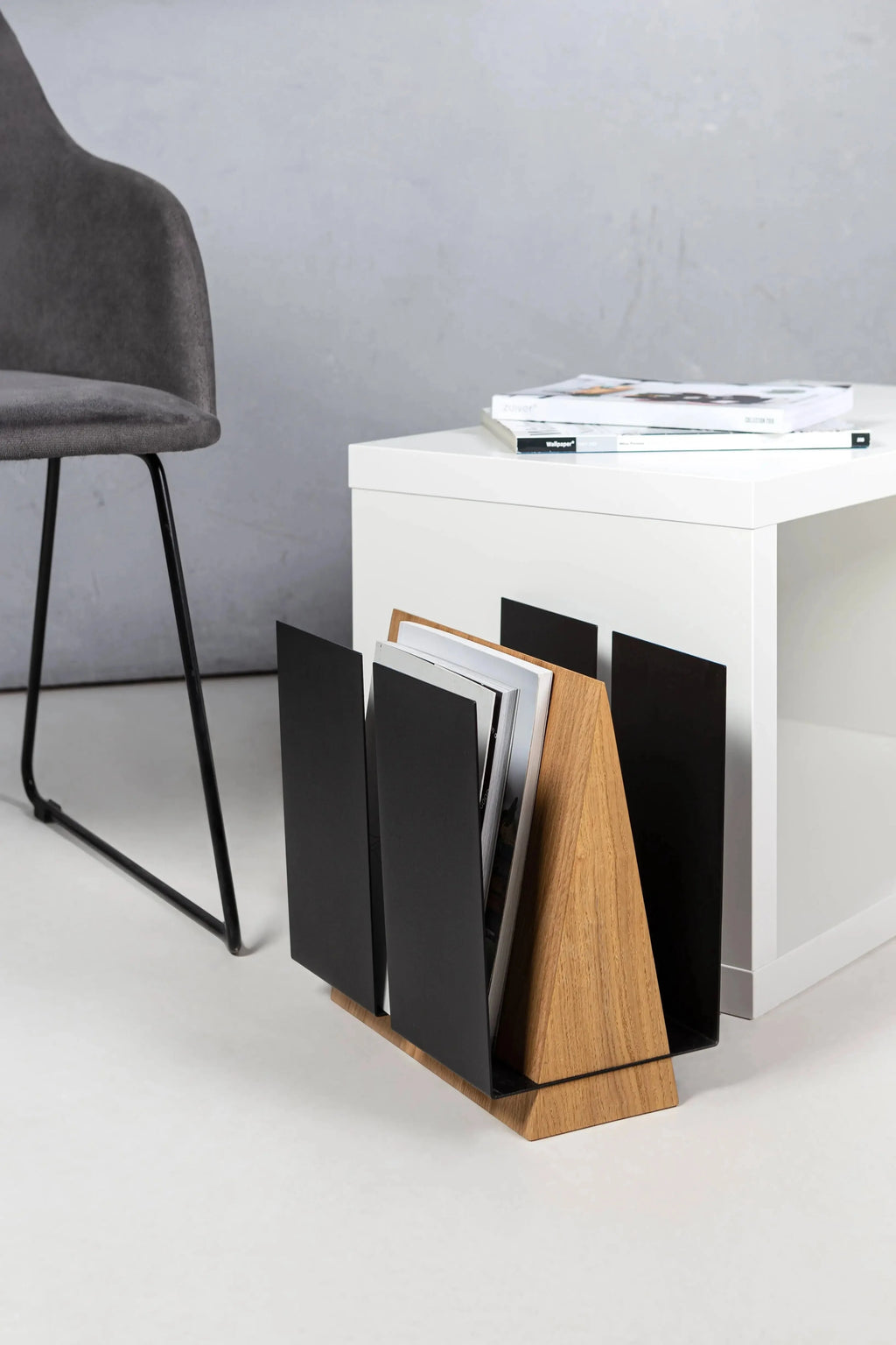 Revistero de suelo Faenza